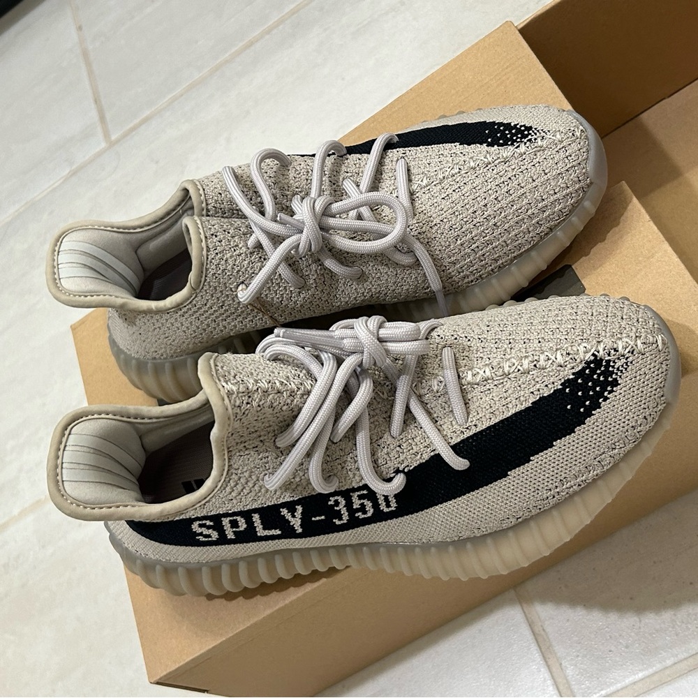 AUTHENTIC Yeezy Slate sneakers BNWT